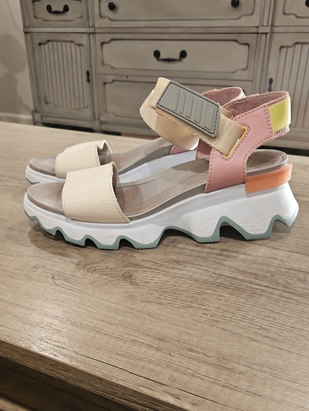 Sorel Womens Kinetic Wedge Platform Sandals - Chalk, Eraser Pink size 7.5 - Picture 2 of 8